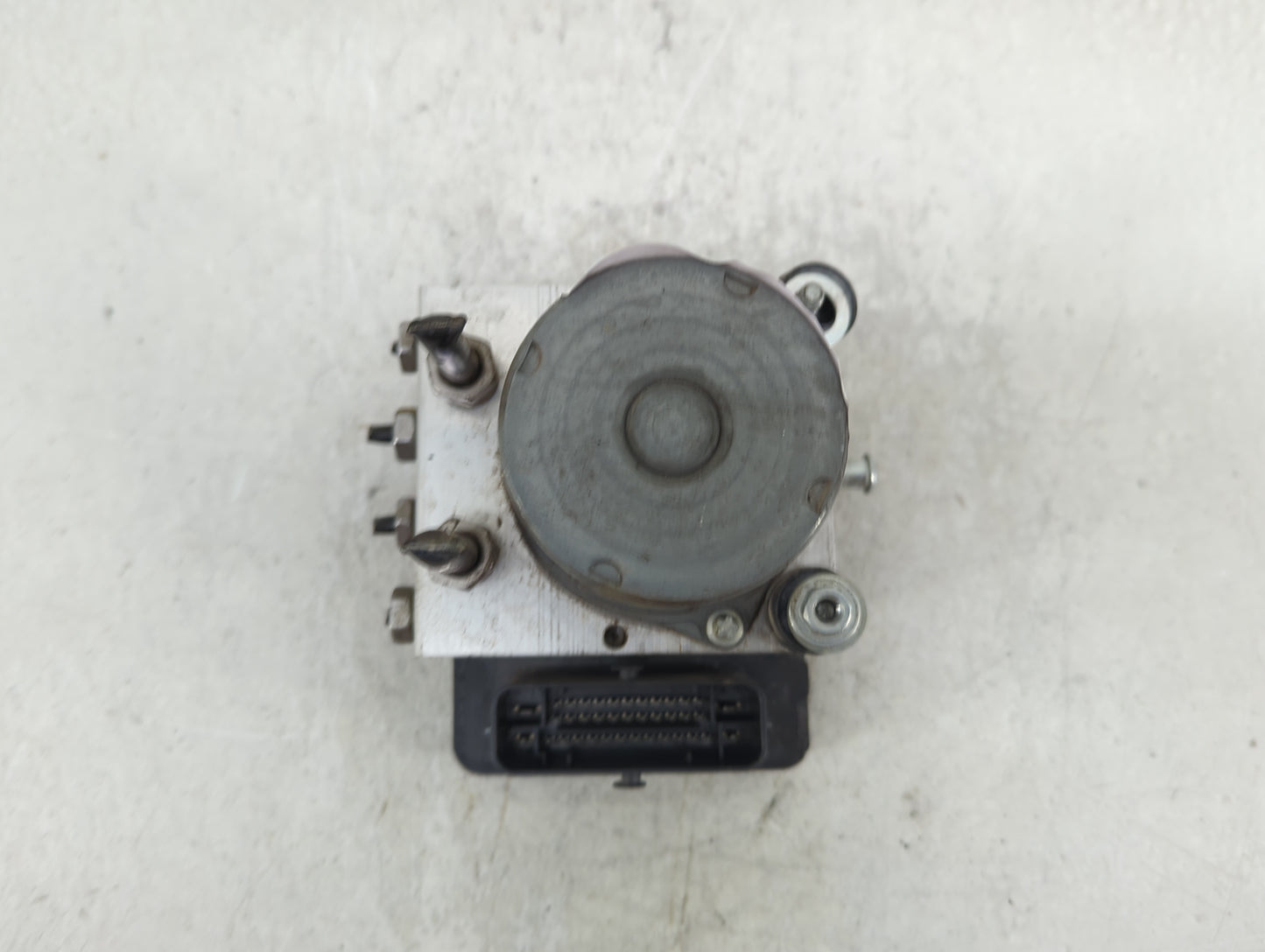 2016 Chevrolet Malibu ABS Pump Control Module Replacement P/N:23410405 Fits OEM Used Auto Parts - Oemusedautoparts1.com