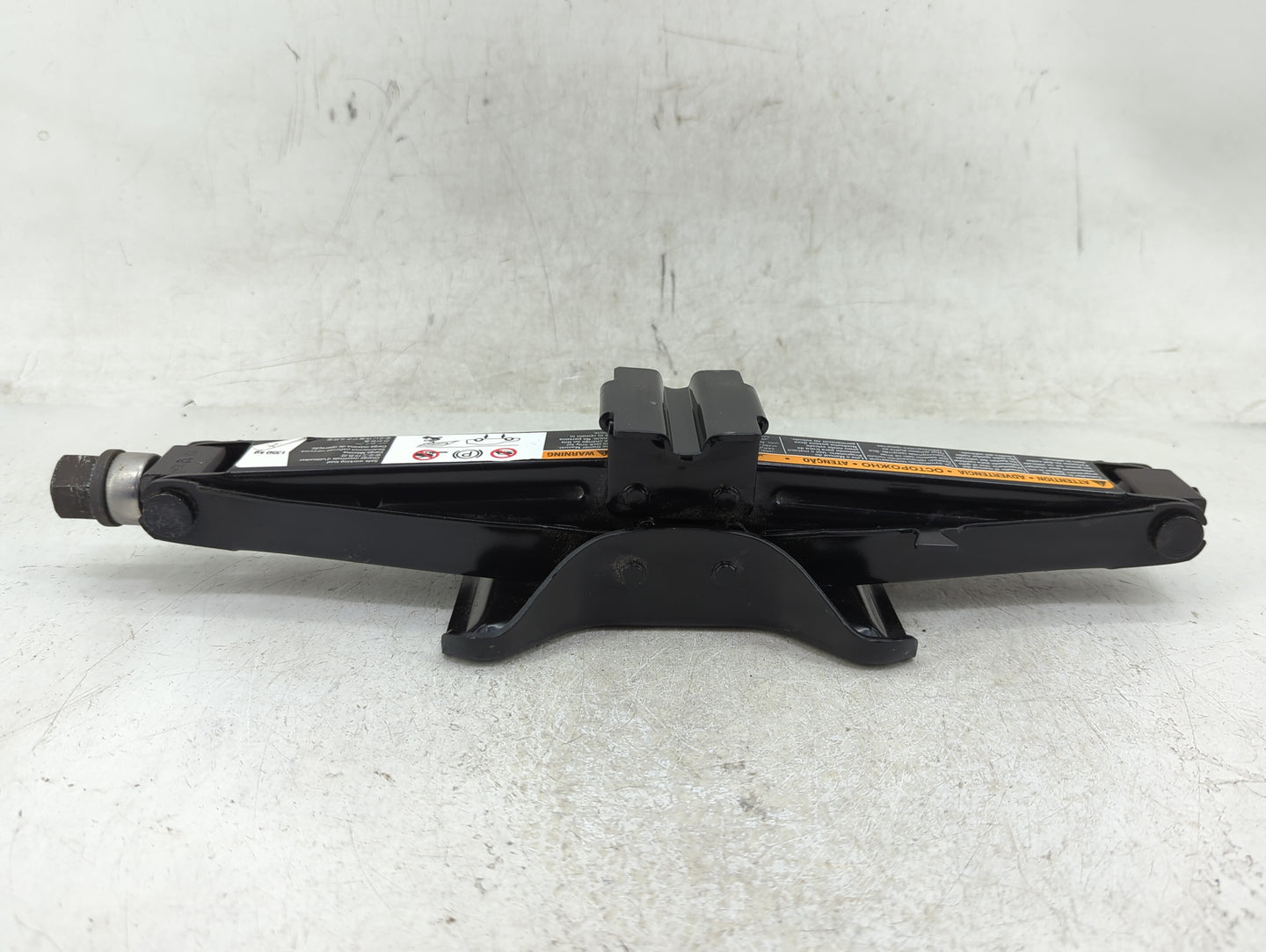 2016 Chevrolet Malibu Spare Scissor Car Jack 1409904 - Oemusedautoparts1.com