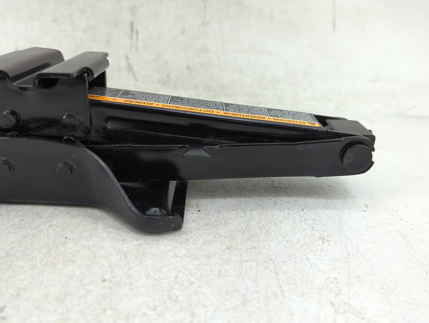 2016 Chevrolet Malibu Spare Scissor Car Jack 1409904 - Oemusedautoparts1.com