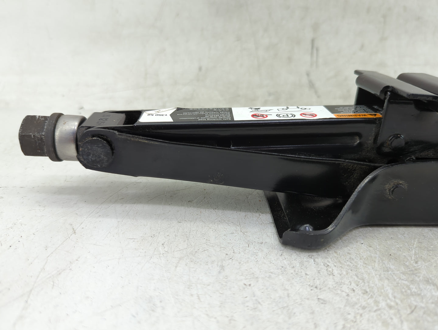 2016 Chevrolet Malibu Spare Scissor Car Jack 1409904 - Oemusedautoparts1.com