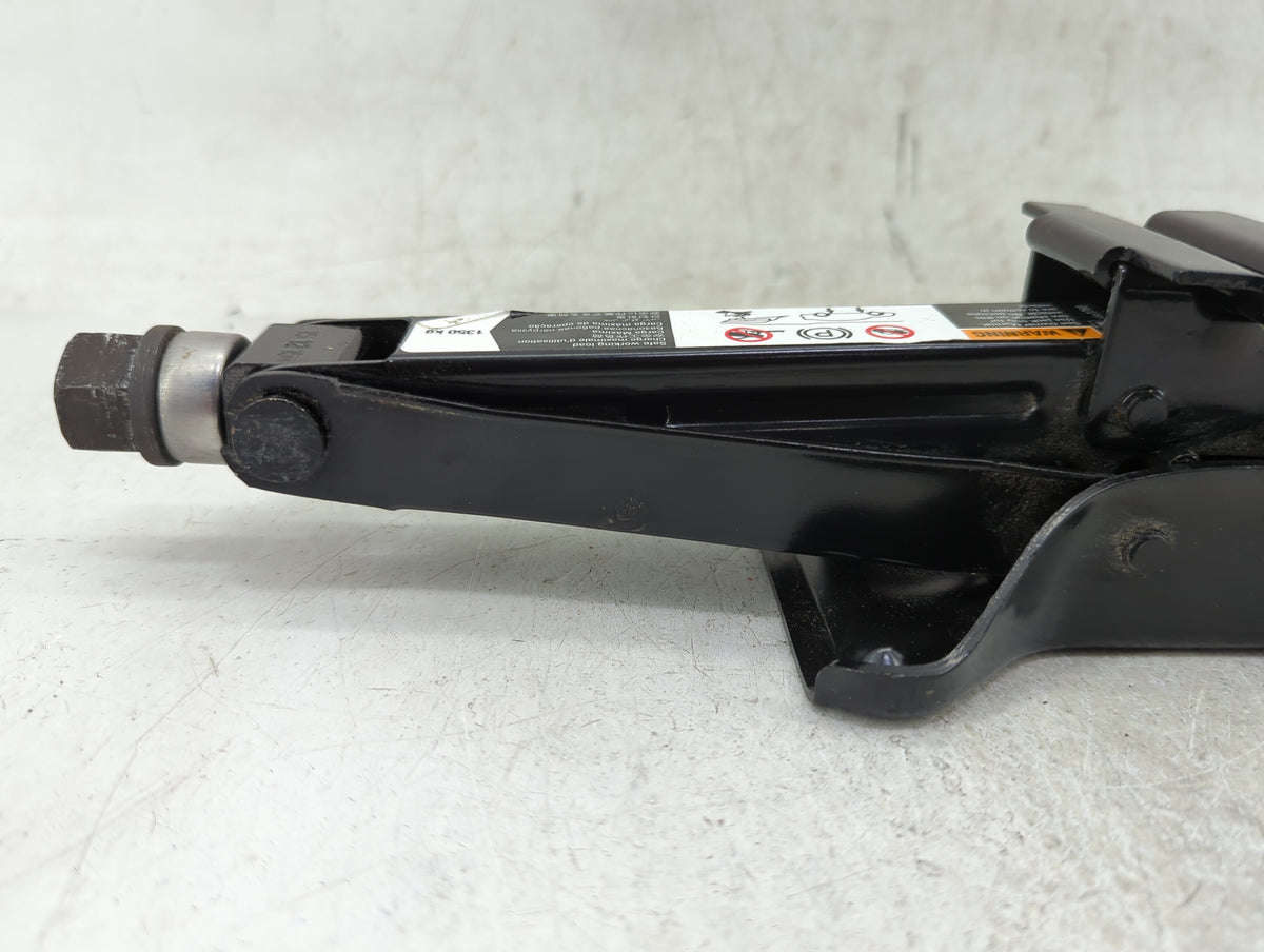 2016 Chevrolet Malibu Spare Scissor Car Jack 1409904 - Oemusedautoparts1.com