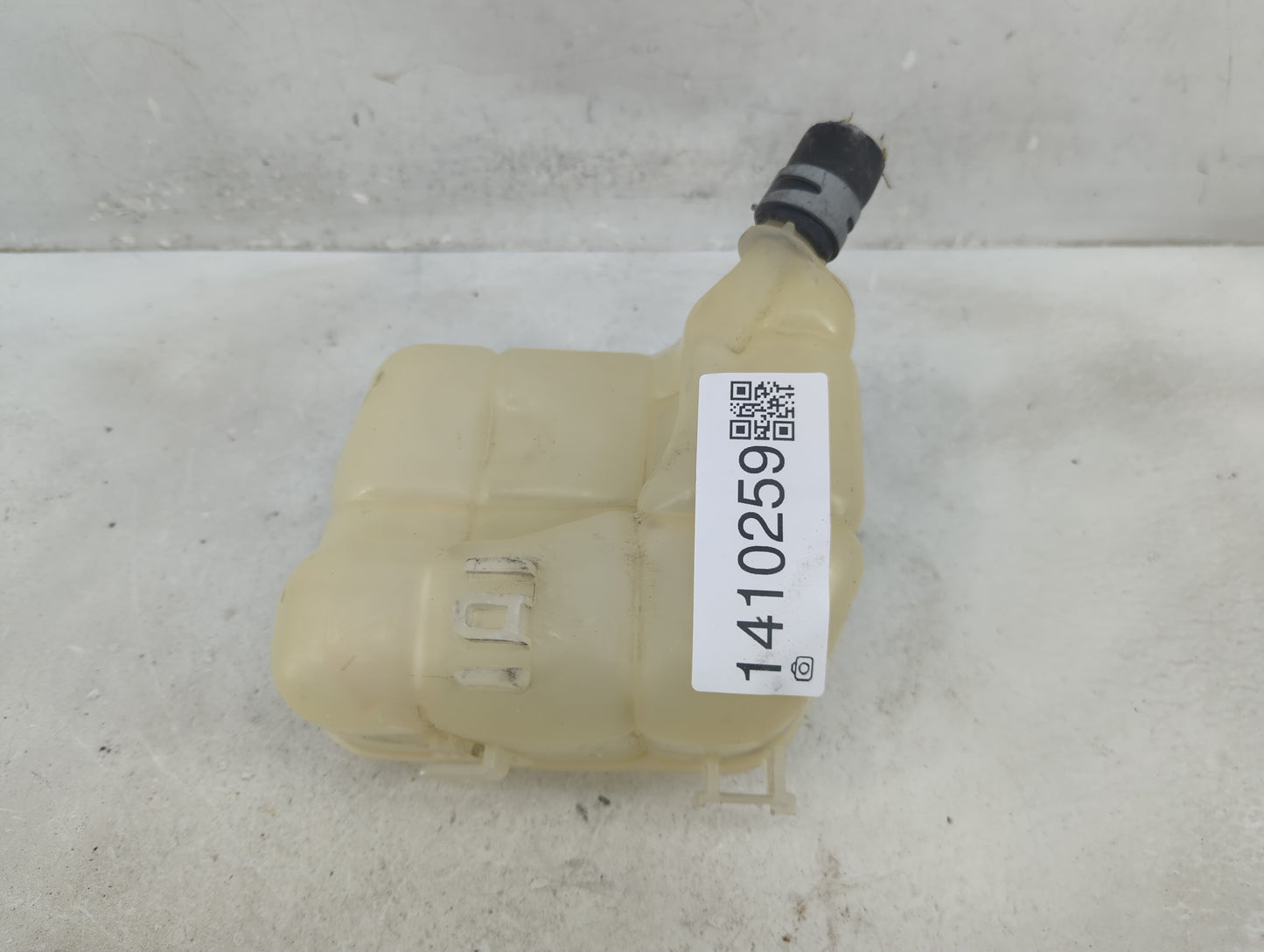 Chevrolet Malibu Windshield Washer Fluid Reservoir Bottle Oem - Oemusedautoparts1.com
