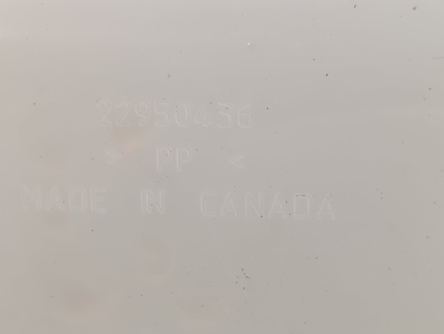 2013 Chevrolet Malibu Radiator Coolant Overflow Expansion Tank Bottle 1410259 - Oemusedautoparts1.com