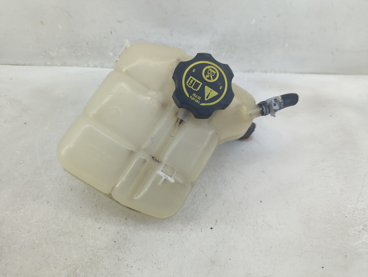 2013 Chevrolet Malibu Radiator Coolant Overflow Expansion Tank Bottle 1410492 - Oemusedautoparts1.com