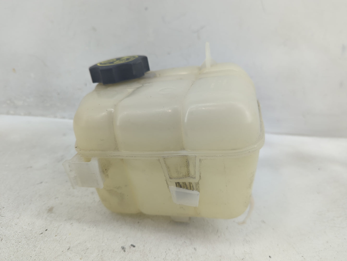 2013 Chevrolet Malibu Radiator Coolant Overflow Expansion Tank Bottle 1410492 - Oemusedautoparts1.com