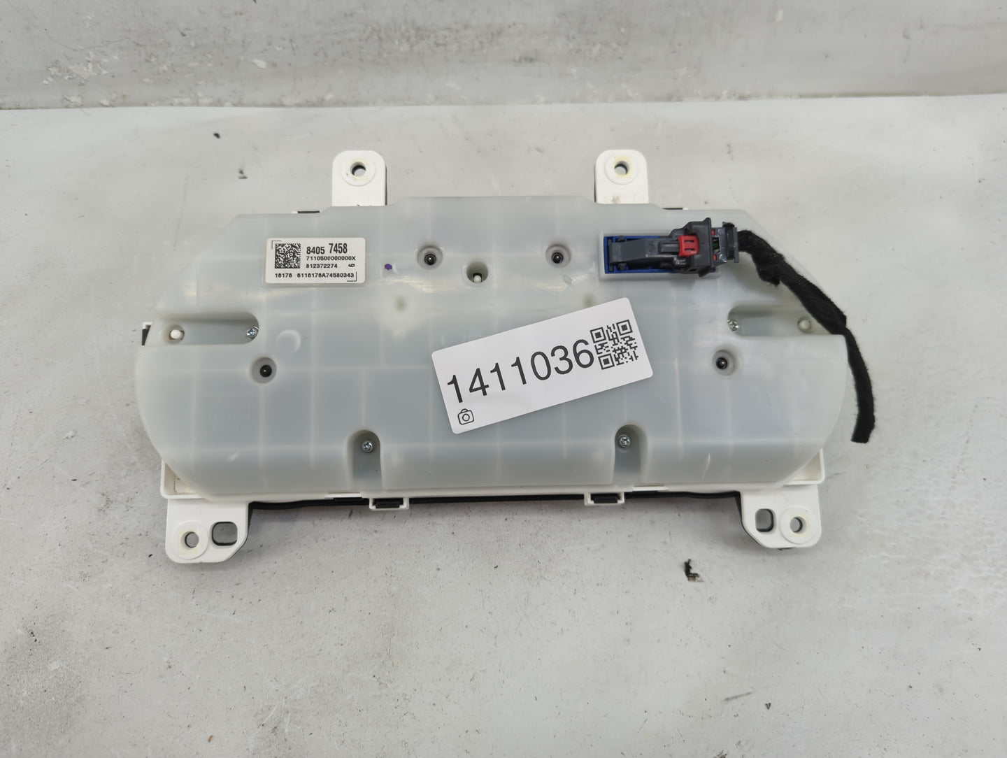 2016 Chevrolet Malibu Instrument Cluster Speedometer Gauges P/N:84057458 Fits OEM Used Auto Parts - Oemusedautoparts1.com