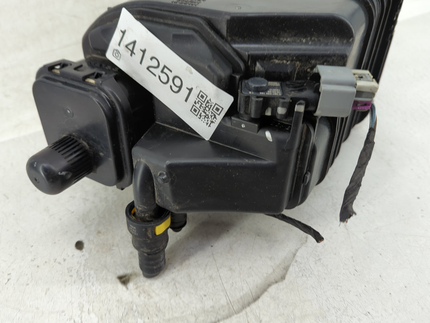 2016 Chevrolet Malibu Fuel Vapor Charcoal Canister 1412591 - Oemusedautoparts1.com