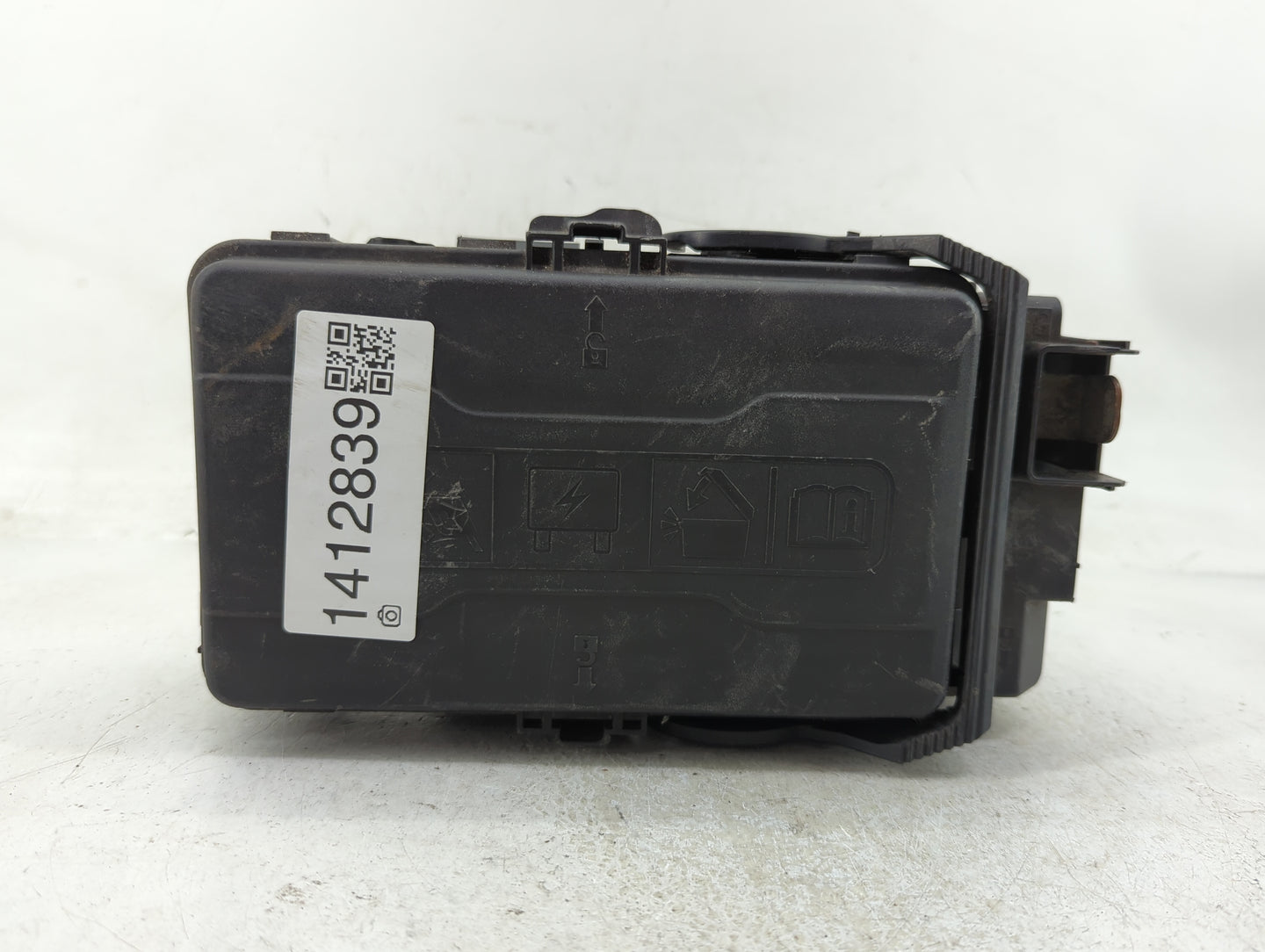 2016 Chevrolet Malibu Fusebox Fuse Box Panel Relay Module P/N:84070080 Fits OEM Used Auto Parts - Oemusedautoparts1.com