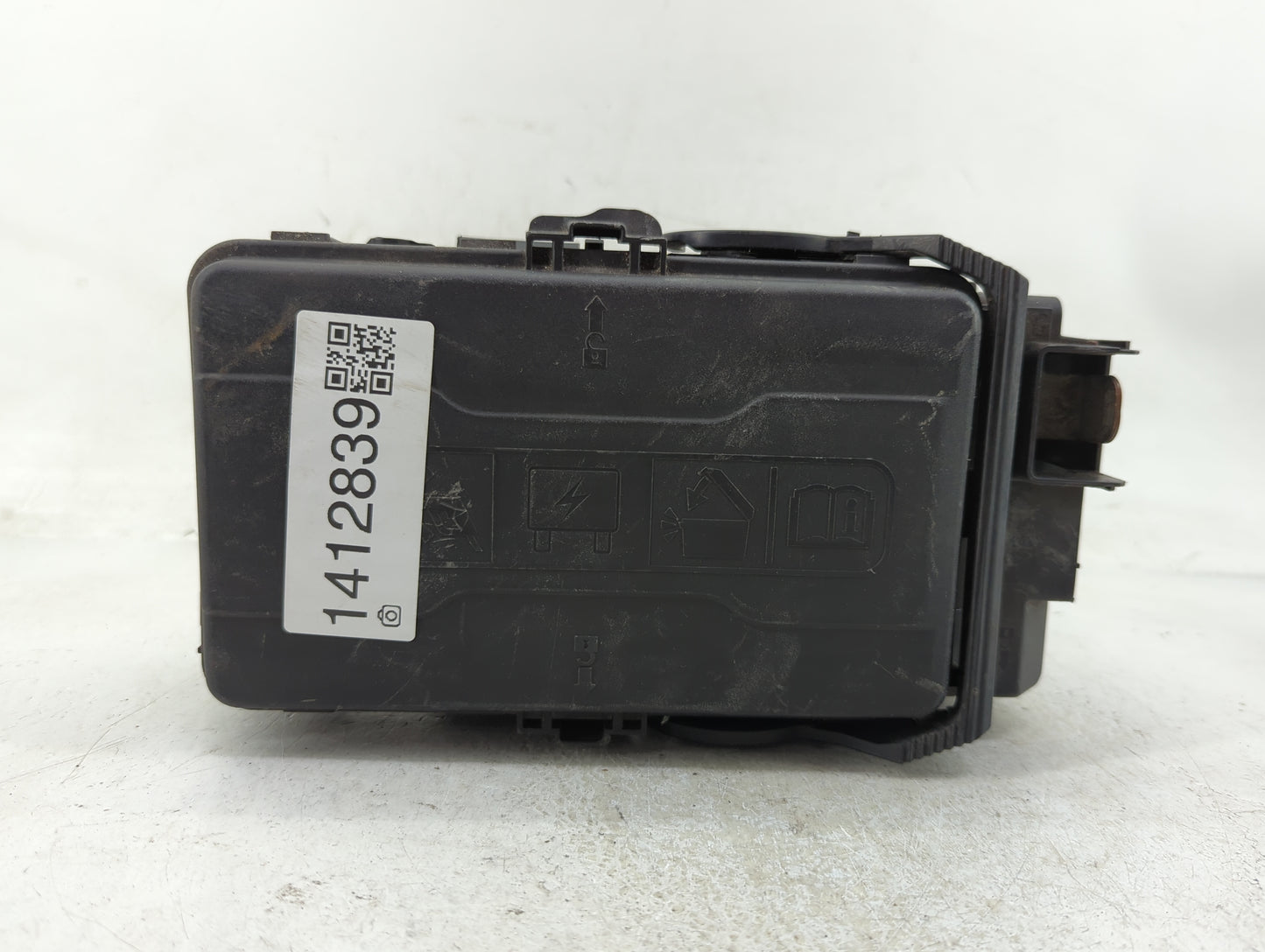 2016 Chevrolet Malibu Fusebox Fuse Box Panel Relay Module P/N:84070080 Fits OEM Used Auto Parts - Oemusedautoparts1.com