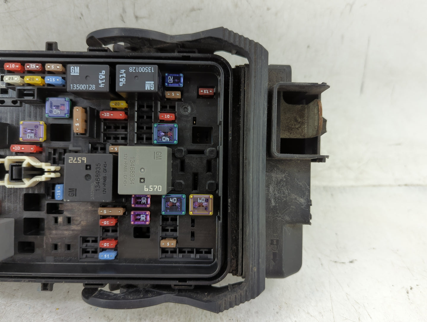 2016 Chevrolet Malibu Fusebox Fuse Box Panel Relay Module P/N:84070080 Fits OEM Used Auto Parts - Oemusedautoparts1.com