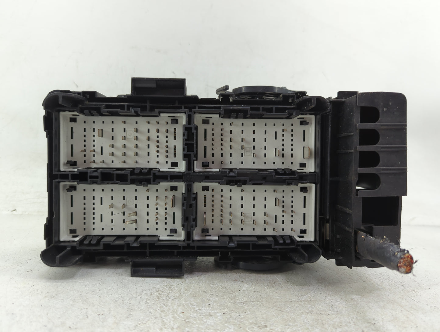 2016 Chevrolet Malibu Fusebox Fuse Box Panel Relay Module P/N:84070080 Fits OEM Used Auto Parts - Oemusedautoparts1.com