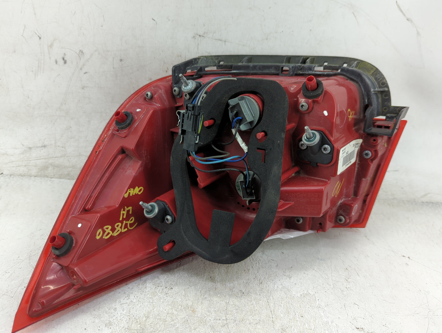 2013-2016 Chevrolet Malibu Tail Light Assembly Driver Left OEM P/N:GMX351 23151403 Fits Fits 2013 2014 2015 2016 OEM Used Au