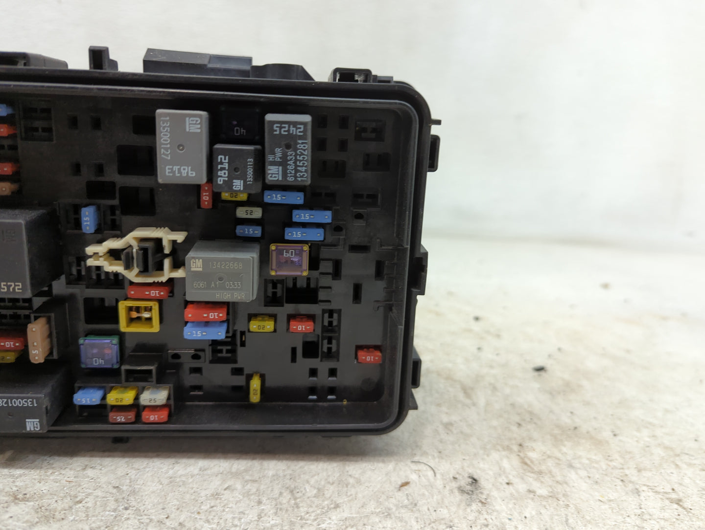 2016 Chevrolet Malibu Fusebox Fuse Box Panel Relay Module P/N:84144635-01 Fits OEM Used Auto Parts - Oemusedautoparts1.com