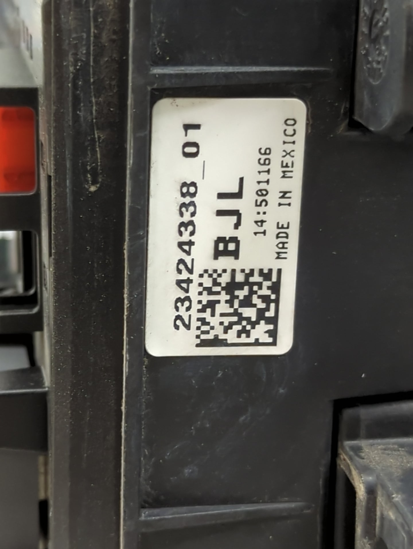 2014-2016 Chevrolet Malibu Fusebox Fuse Box Panel Relay Module P/N:23424338 13272071, 13272072 Fits Fits 2014 2015 2016 OEM 