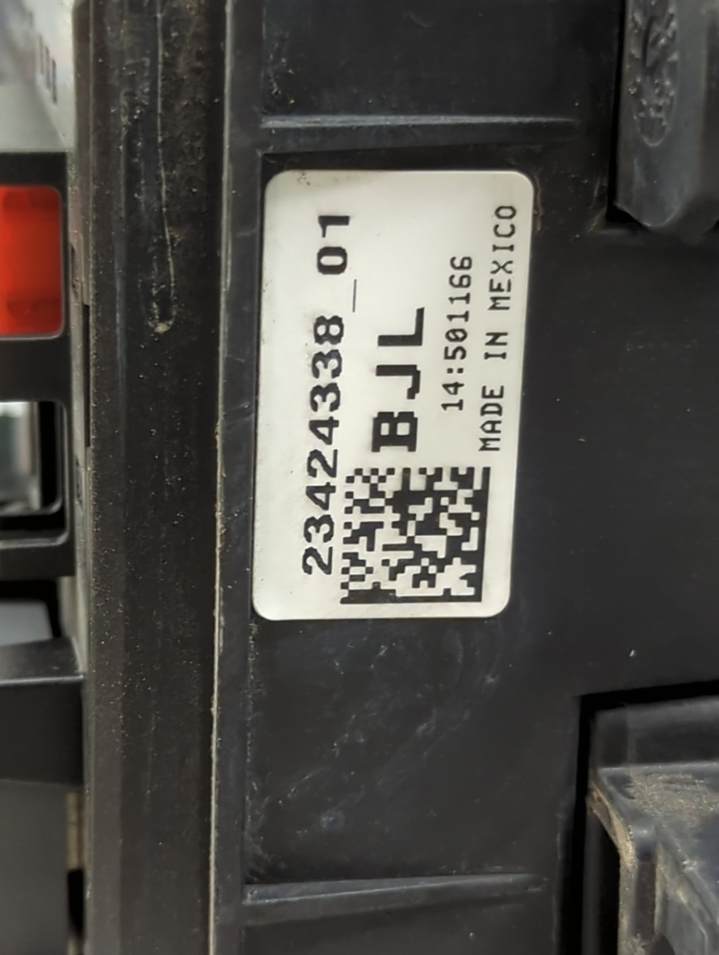 2014-2016 Chevrolet Malibu Fusebox Fuse Box Panel Relay Module P/N:23424338 13272071, 13272072 Fits Fits 2014 2015 2016 OEM 