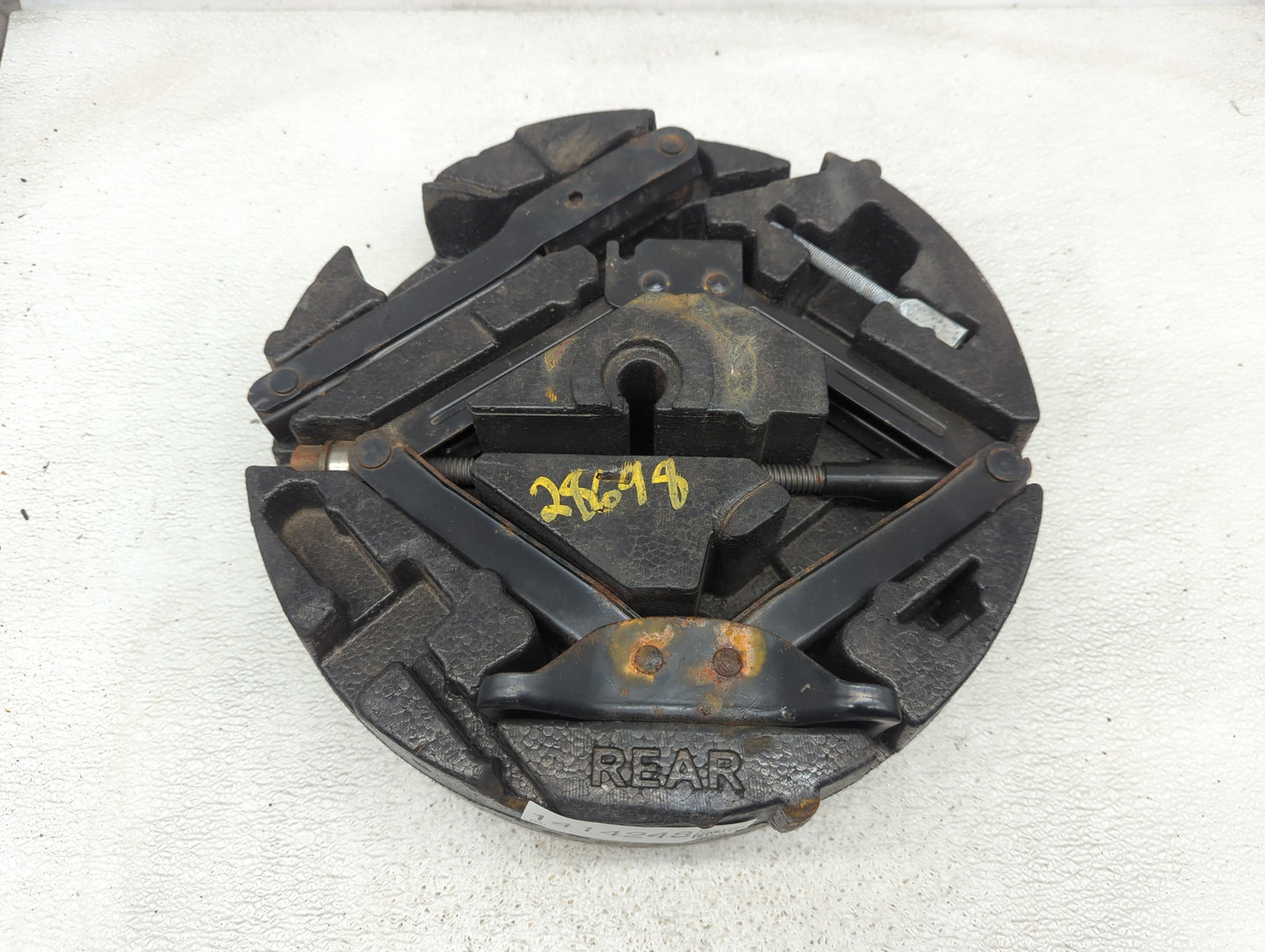 2016 Chevrolet Malibu Spare Scissor Car Jack 1414248 - Oemusedautoparts1.com