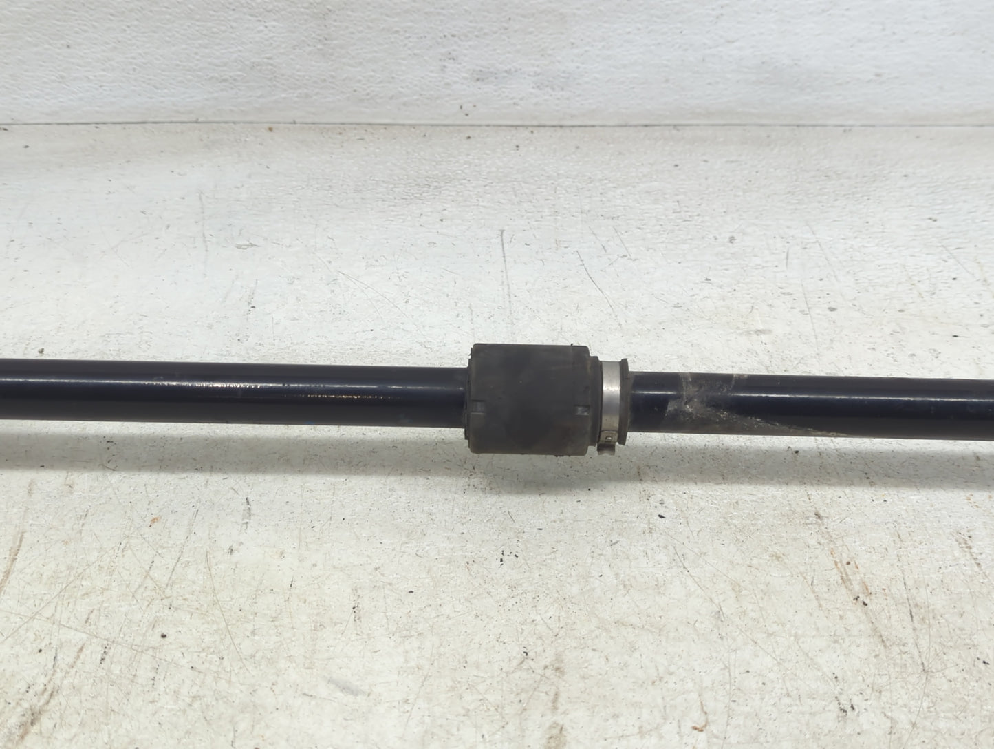 2016-2018 Chevrolet Malibu Axle Shaft Front Passenger Cv C/v - Oemusedautoparts1.com