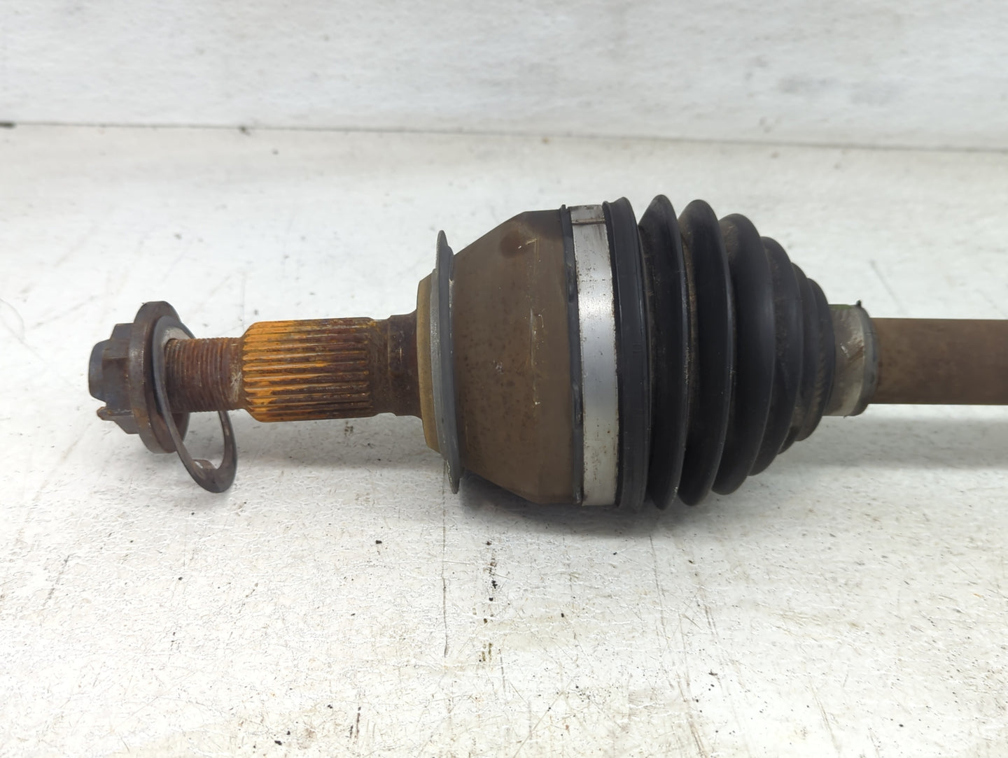 2013-2015 Chevrolet Malibu Axle Shaft Front Passenger Cv C/v - Oemusedautoparts1.com