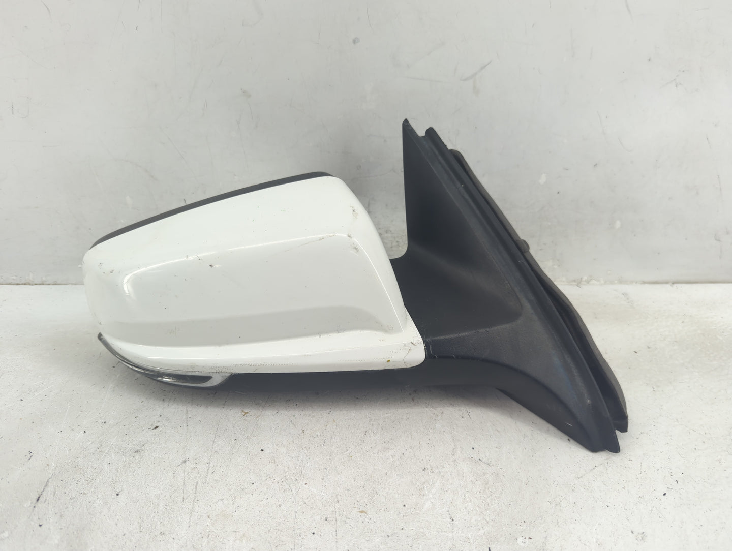 2014-2016 Chevrolet Malibu Passenger Side View Mirror - Right Door Mirror OEM Used - Oemusedautoparts1.com