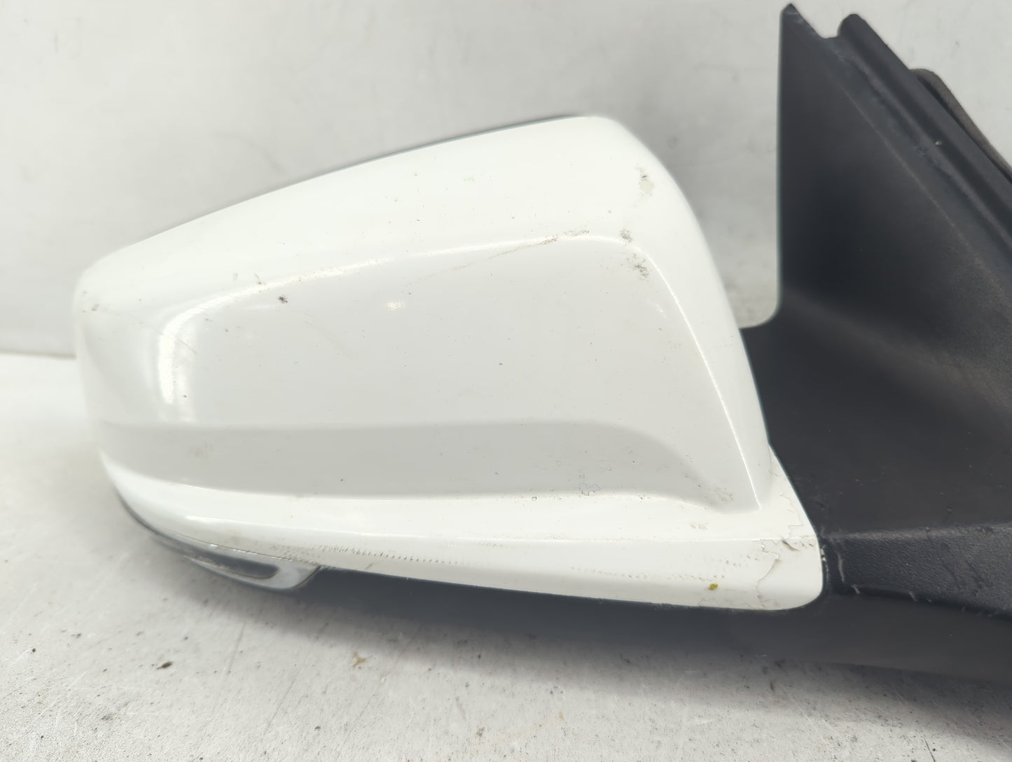 2014-2016 Chevrolet Malibu Passenger Side View Mirror - Right Door Mirror OEM Used - Oemusedautoparts1.com