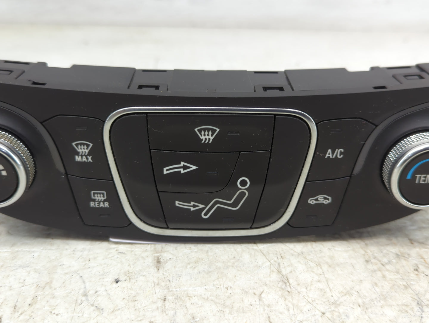 2016-2017 Chevrolet Malibu Climate Control Module Temperature AC/Heater Replacement P/N:23414952 7370200000000X Fits OEM Use