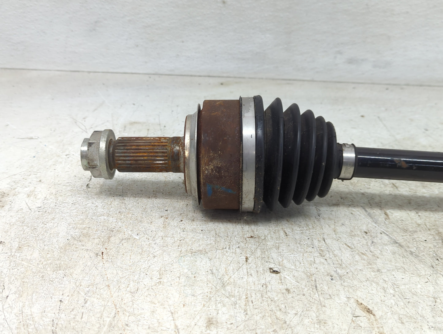 2016-2018 Chevrolet Malibu Axle Shaft Front Passenger Cv C/v - Oemusedautoparts1.com