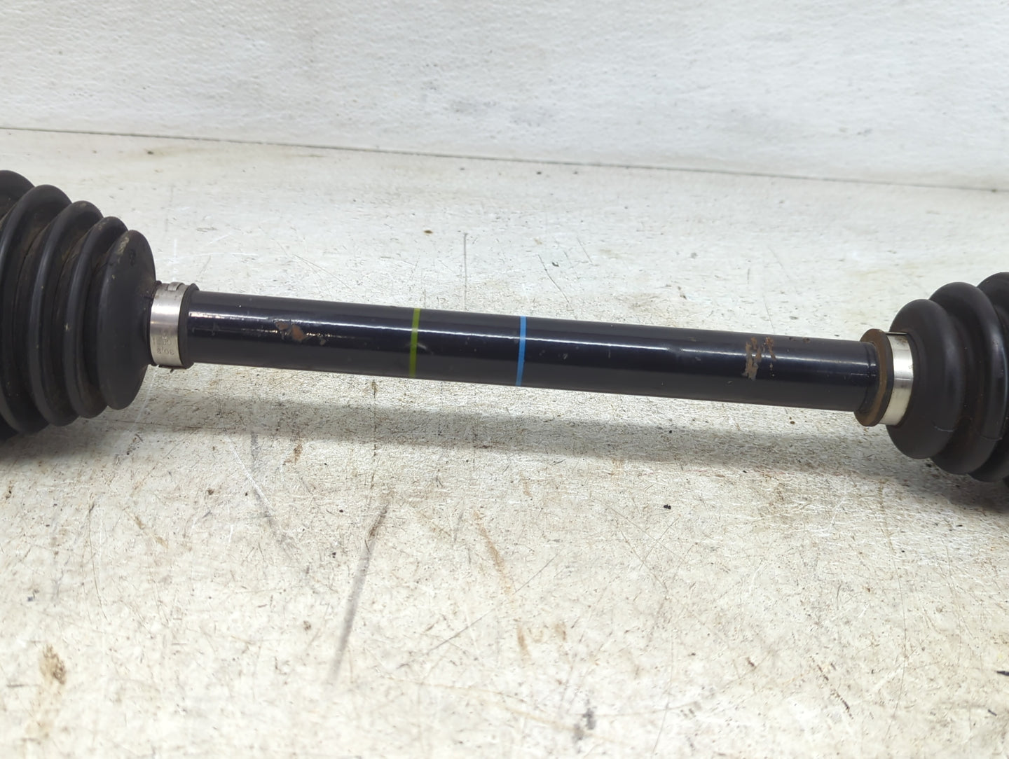 2016-2018 Chevrolet Malibu Axle Shaft Front Passenger Cv C/v - Oemusedautoparts1.com