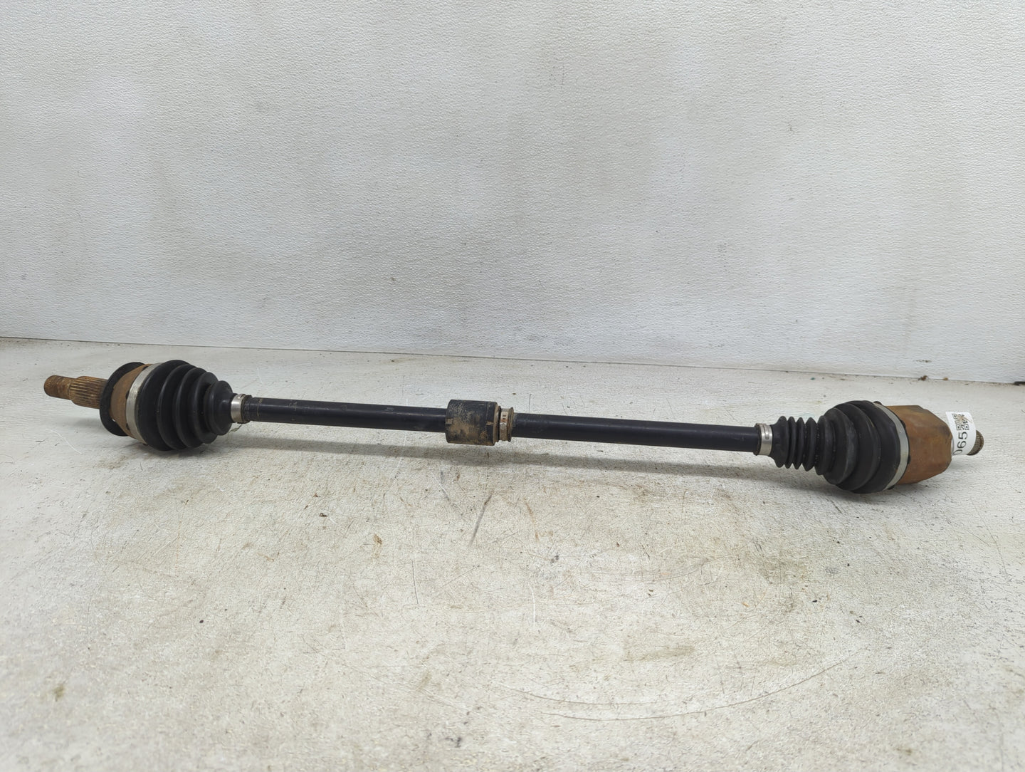 2016-2018 Chevrolet Malibu Axle Shaft Front Passenger Cv C/v - Oemusedautoparts1.com