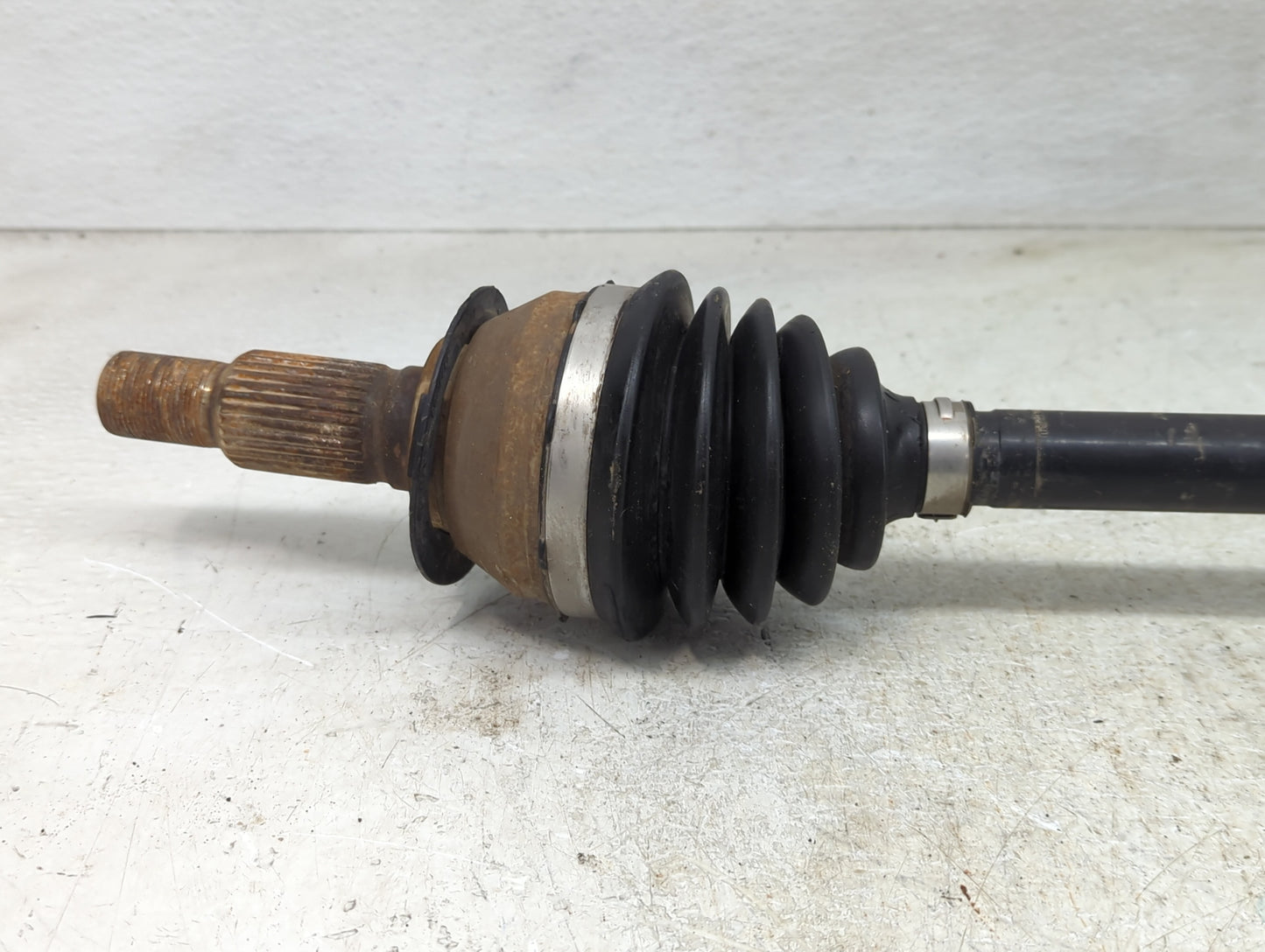 2016-2018 Chevrolet Malibu Axle Shaft Front Passenger Cv C/v - Oemusedautoparts1.com