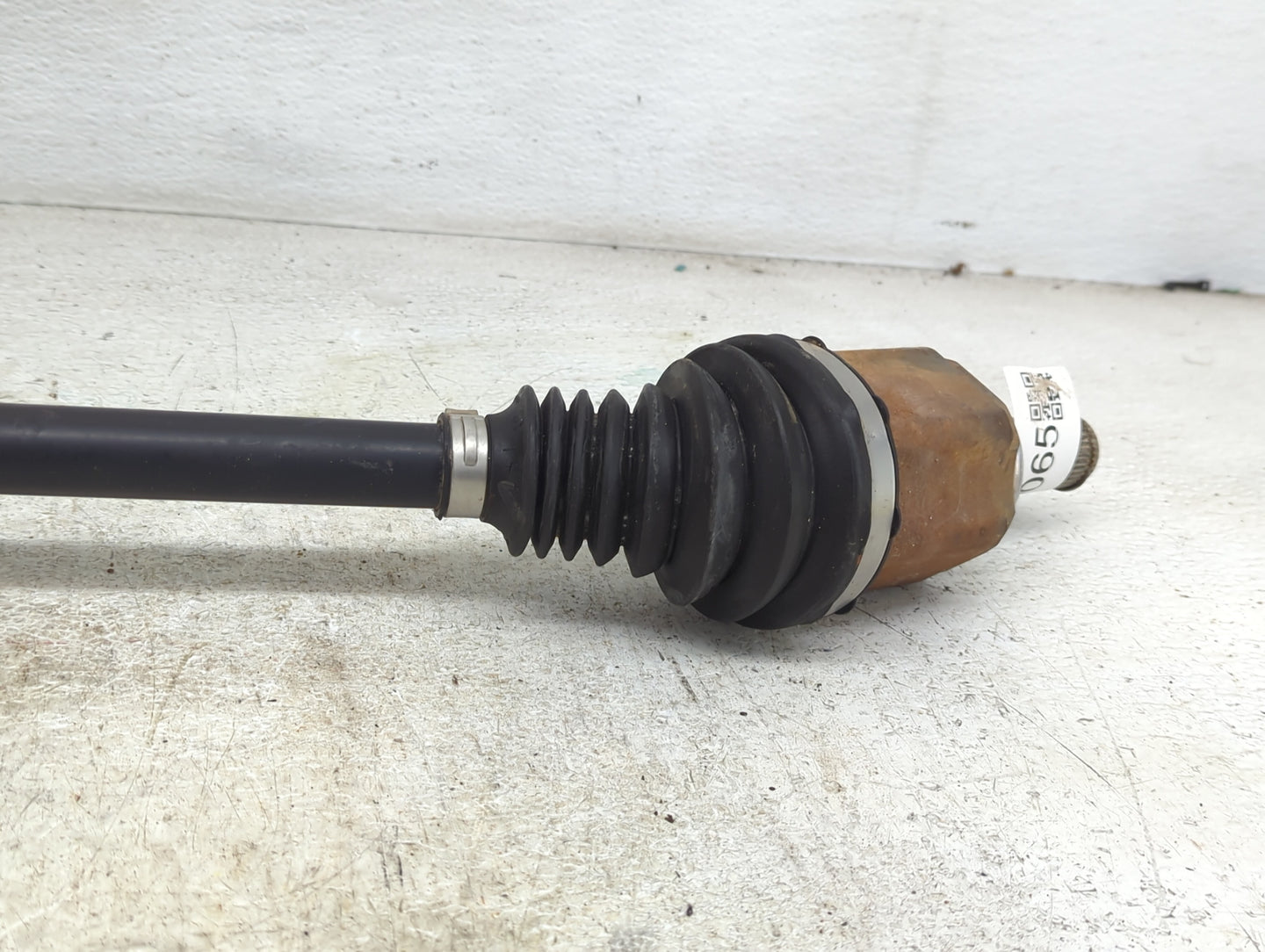 2016-2018 Chevrolet Malibu Axle Shaft Front Passenger Cv C/v - Oemusedautoparts1.com