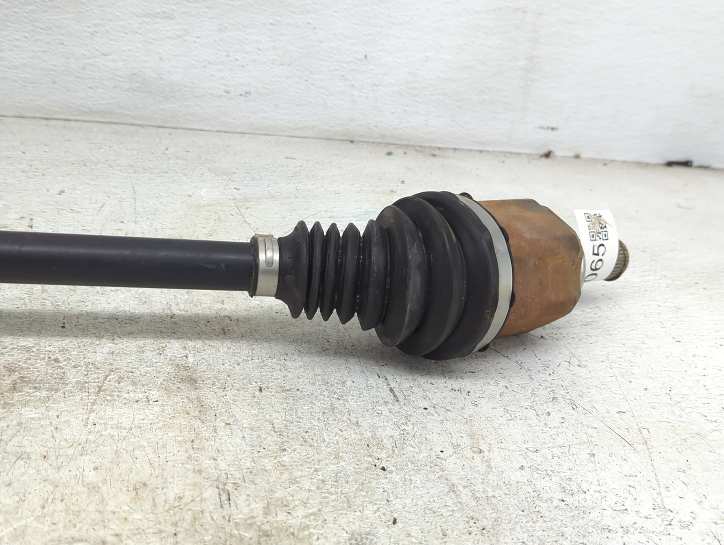2016-2018 Chevrolet Malibu Axle Shaft Front Passenger Cv C/v - Oemusedautoparts1.com