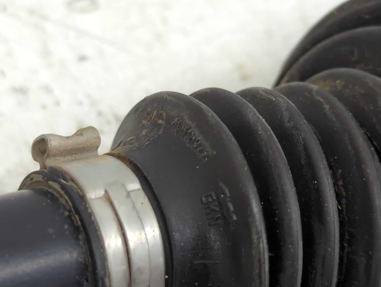 2016-2018 Chevrolet Malibu Axle Shaft Front Passenger Cv C/v - Oemusedautoparts1.com