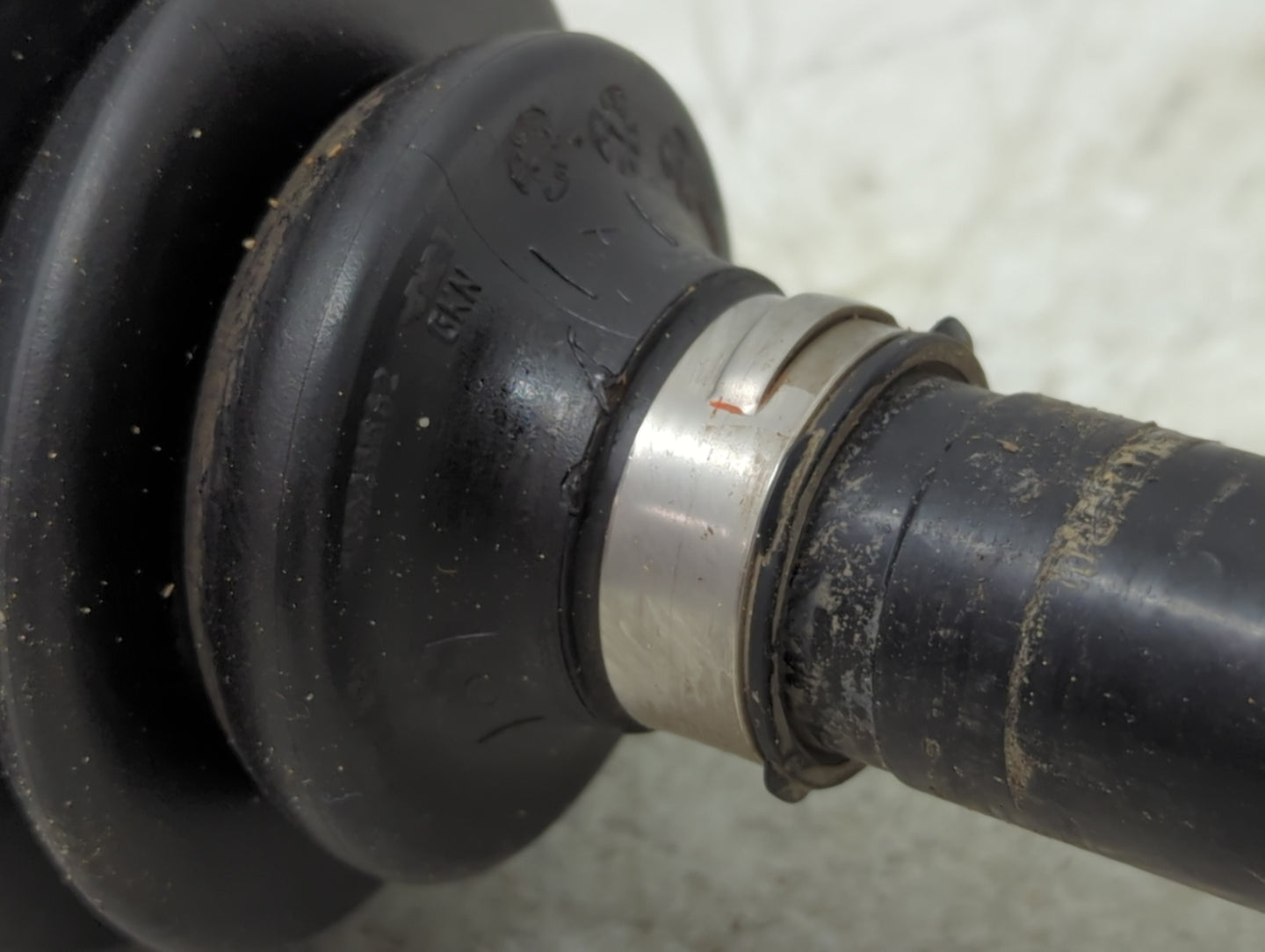 2016-2018 Chevrolet Malibu Axle Shaft Front Passenger Cv C/v - Oemusedautoparts1.com