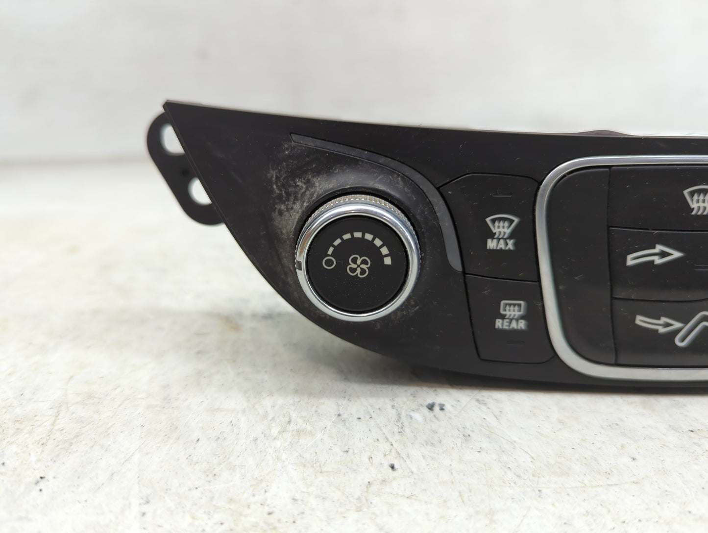 2016 Chevrolet Malibu Climate Control Module Temperature AC/Heater Replacement P/N:23414952 7370200000000X, 000235226 Fits O