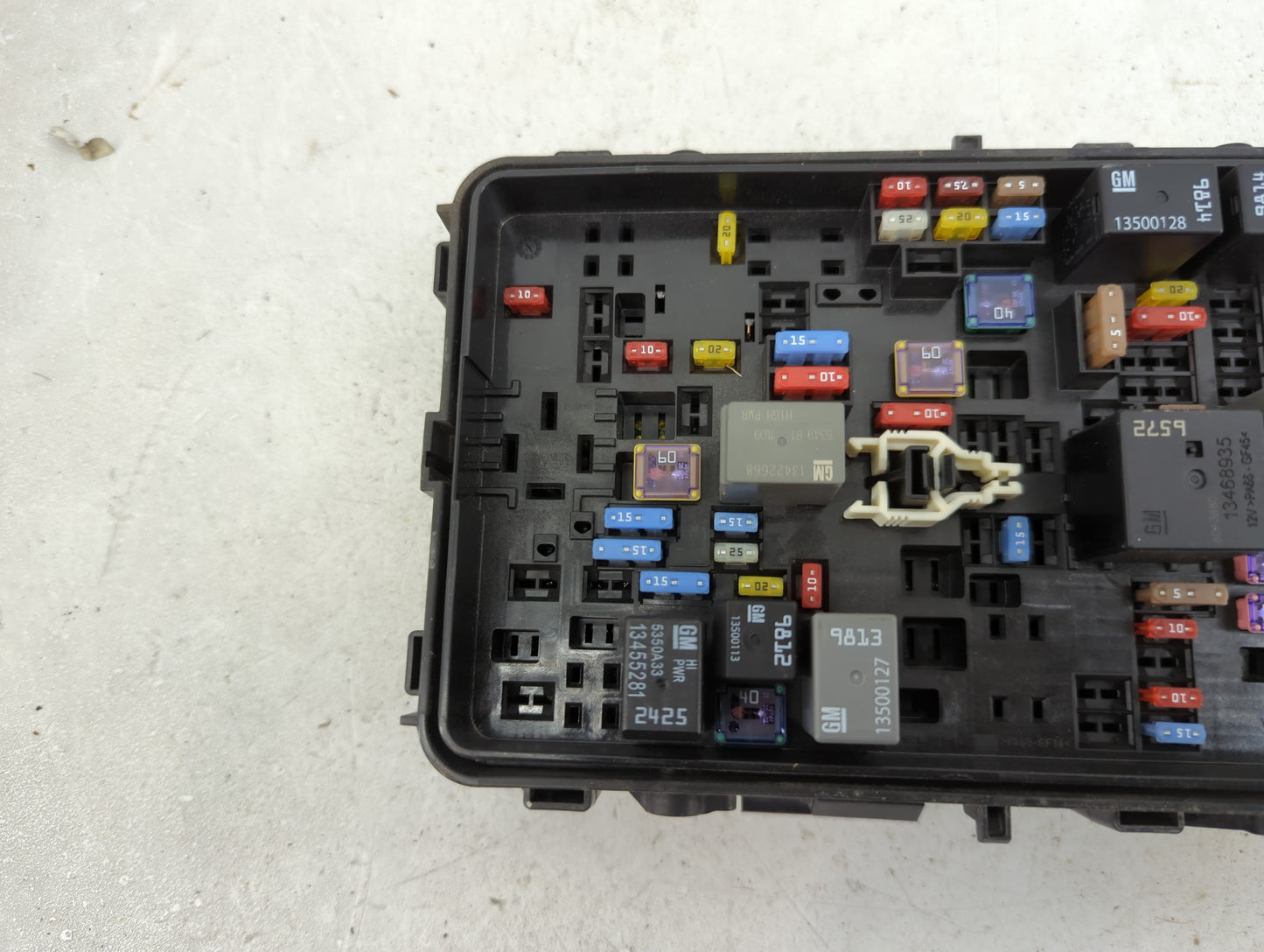 2016 Chevrolet Malibu Fusebox Fuse Box Panel Relay Module Fits OEM Used Auto Parts - Oemusedautoparts1.com
