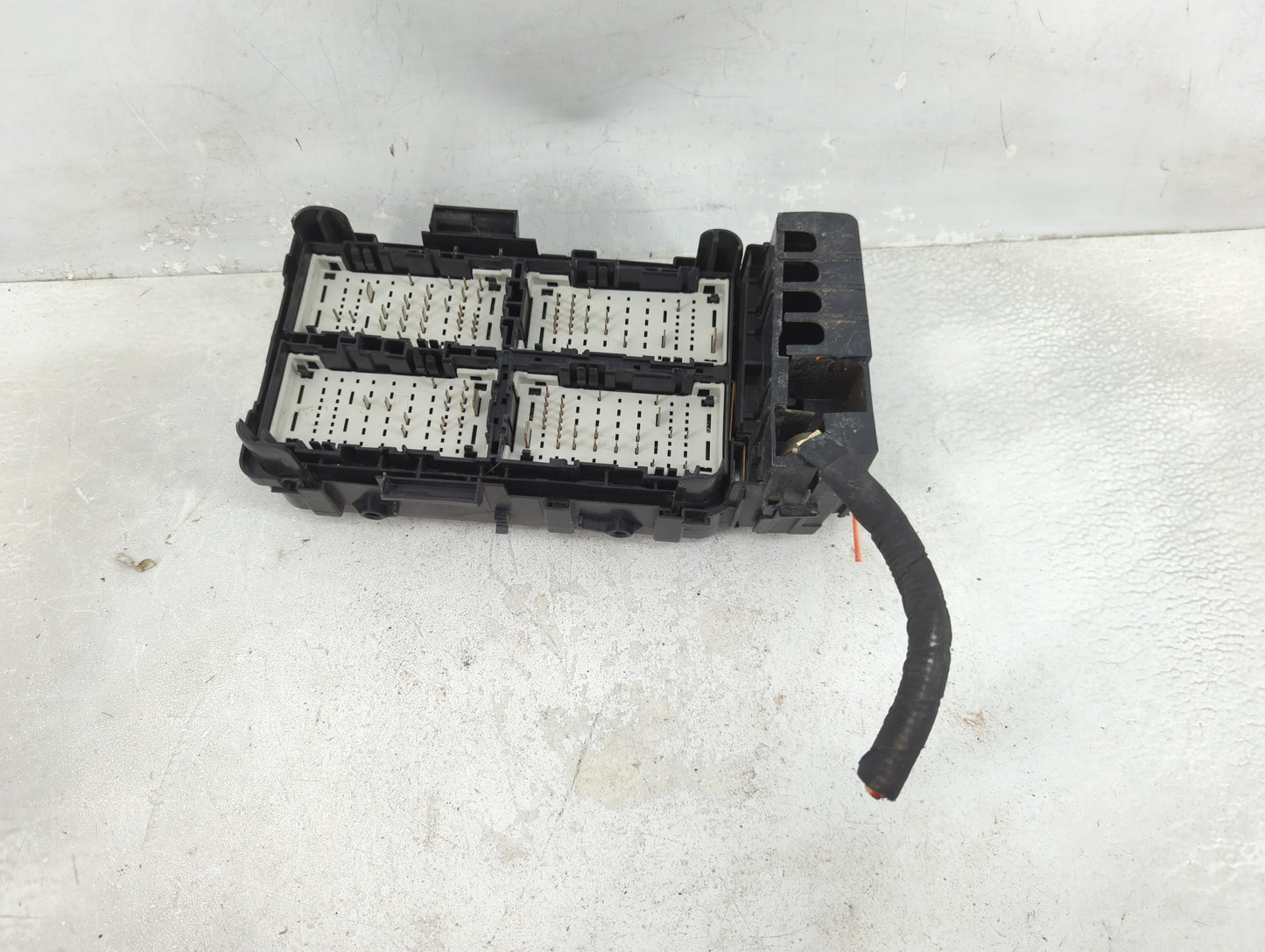 2016 Chevrolet Malibu Fusebox Fuse Box Panel Relay Module Fits OEM Used Auto Parts - Oemusedautoparts1.com