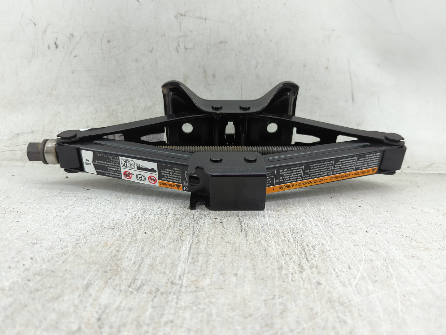 2016 Chevrolet Malibu Spare Scissor Car Jack - Oemusedautoparts1.com