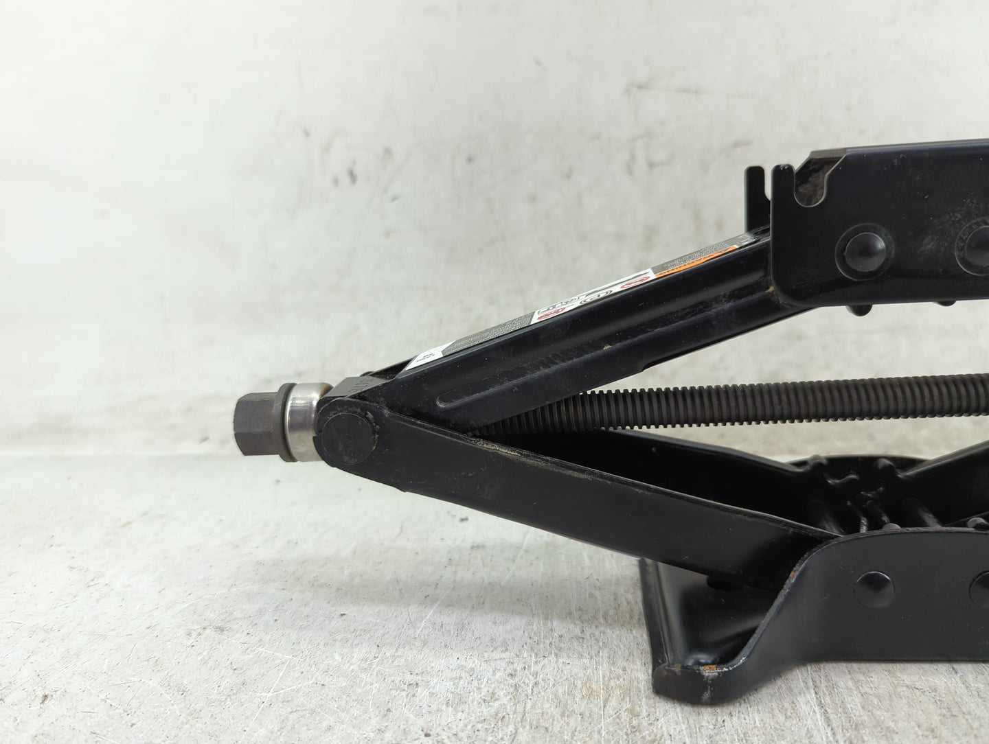 2016 Chevrolet Malibu Spare Scissor Car Jack - Oemusedautoparts1.com