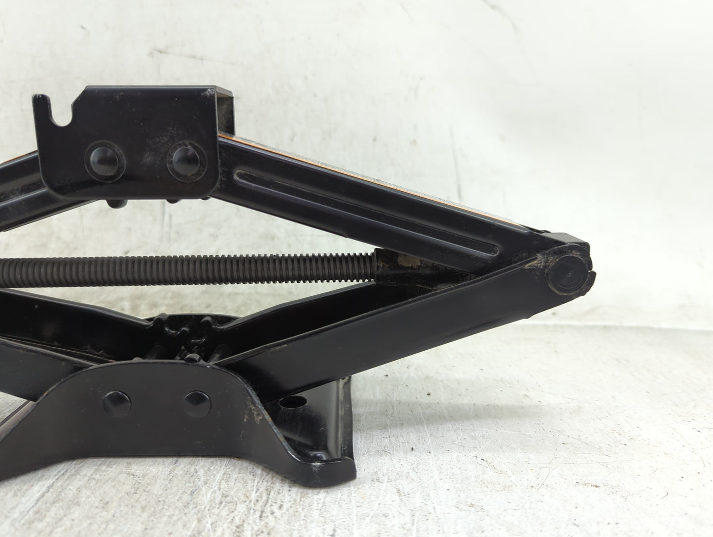 2016 Chevrolet Malibu Spare Scissor Car Jack - Oemusedautoparts1.com