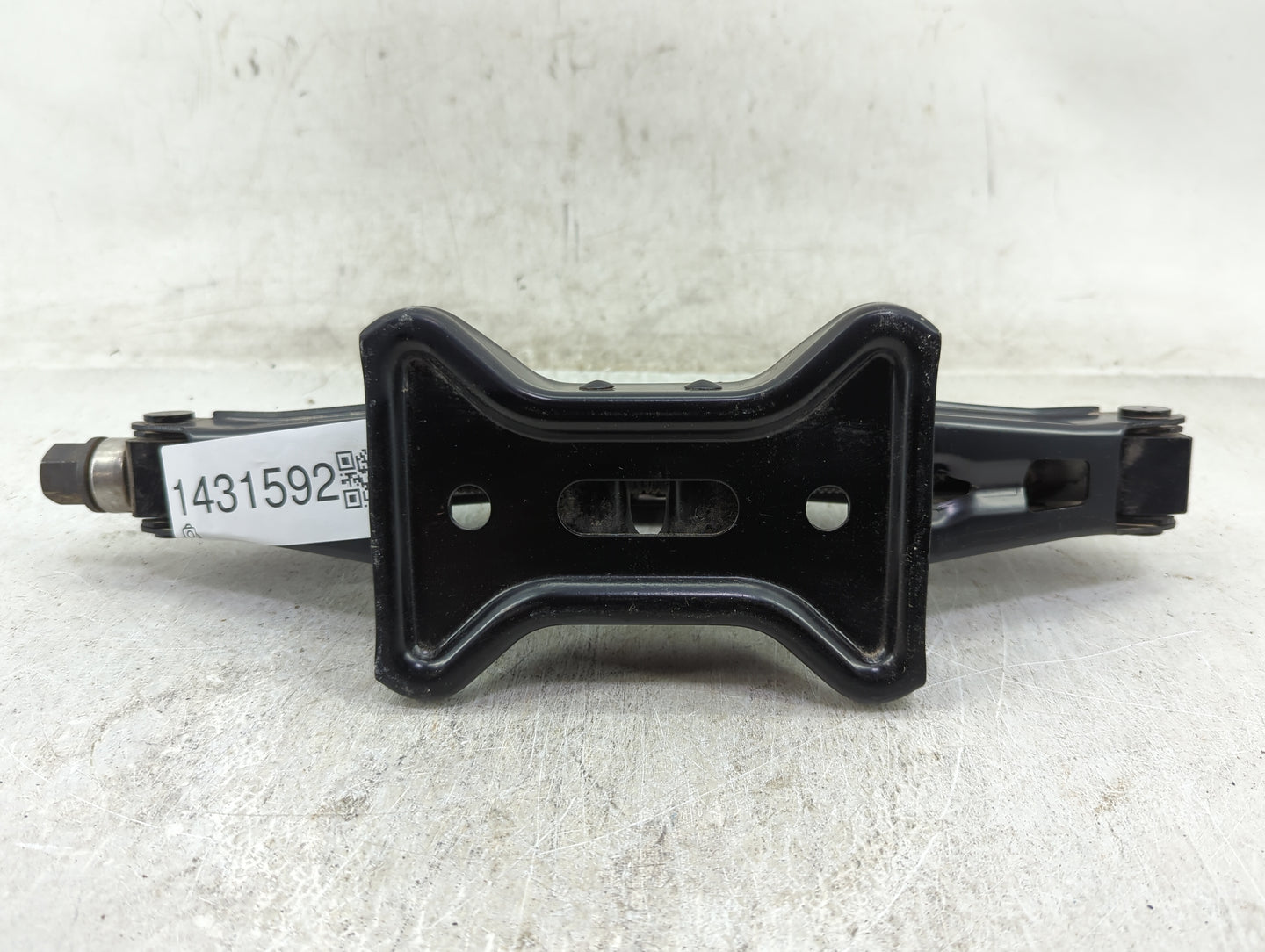 2016 Chevrolet Malibu Spare Scissor Car Jack - Oemusedautoparts1.com