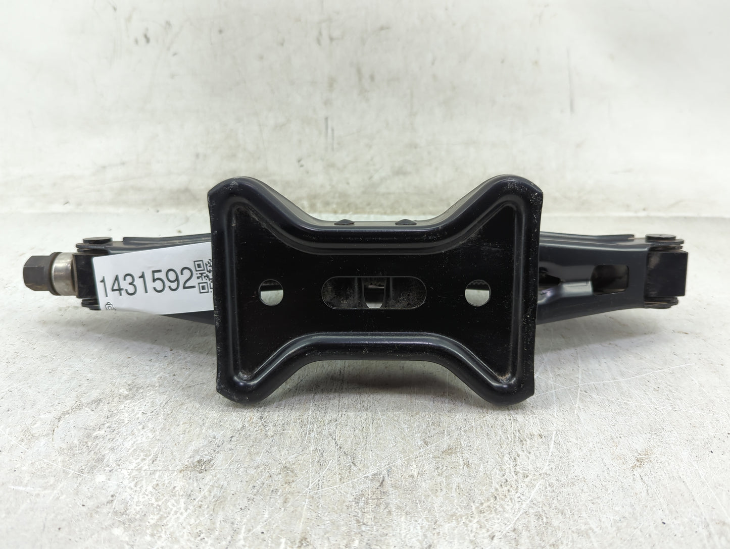 2016 Chevrolet Malibu Spare Scissor Car Jack - Oemusedautoparts1.com