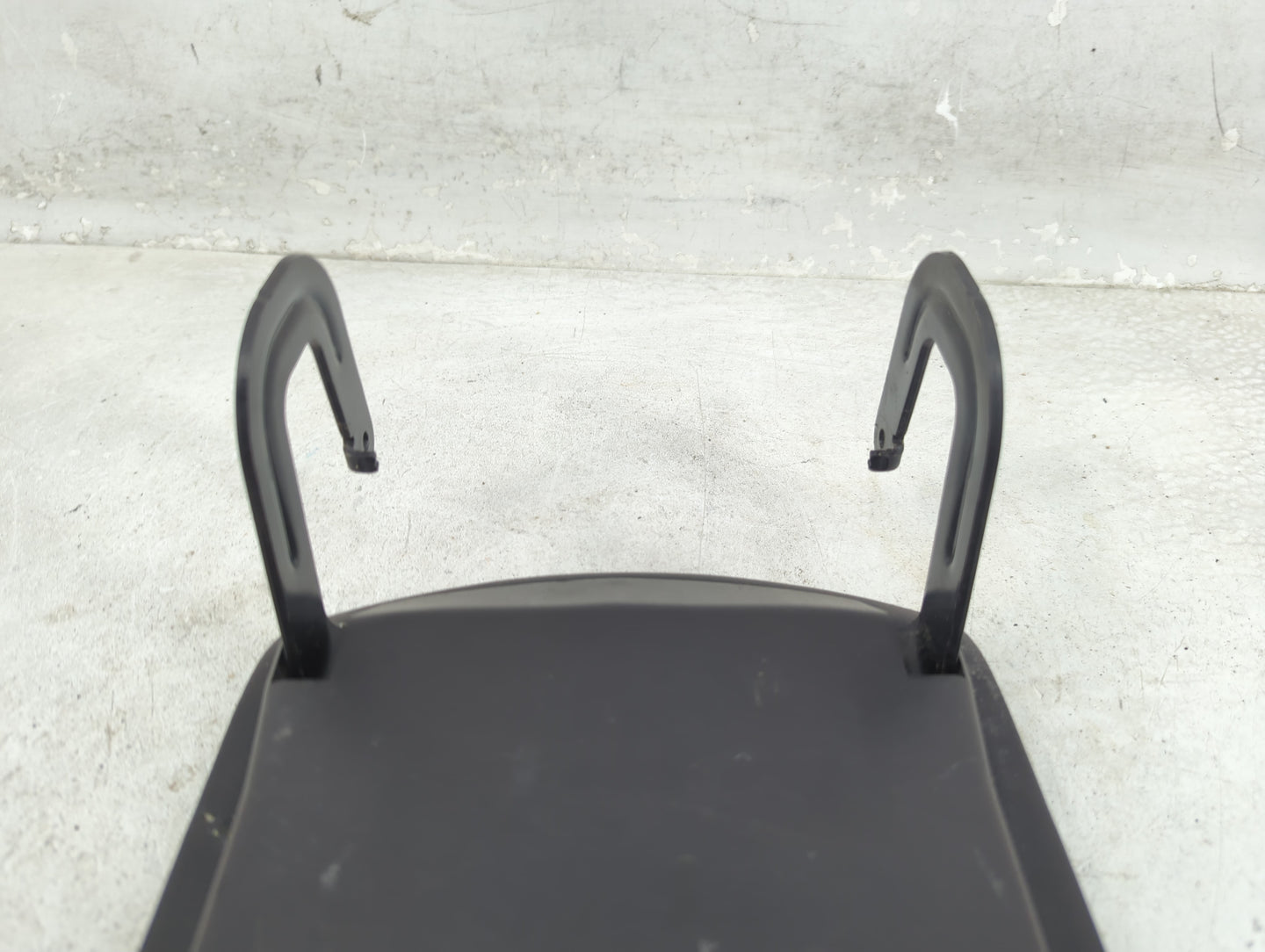 2016 Chevrolet Malibu Center Console Armrest Cover Lid Fits OEM Used Auto Parts - Oemusedautoparts1.com