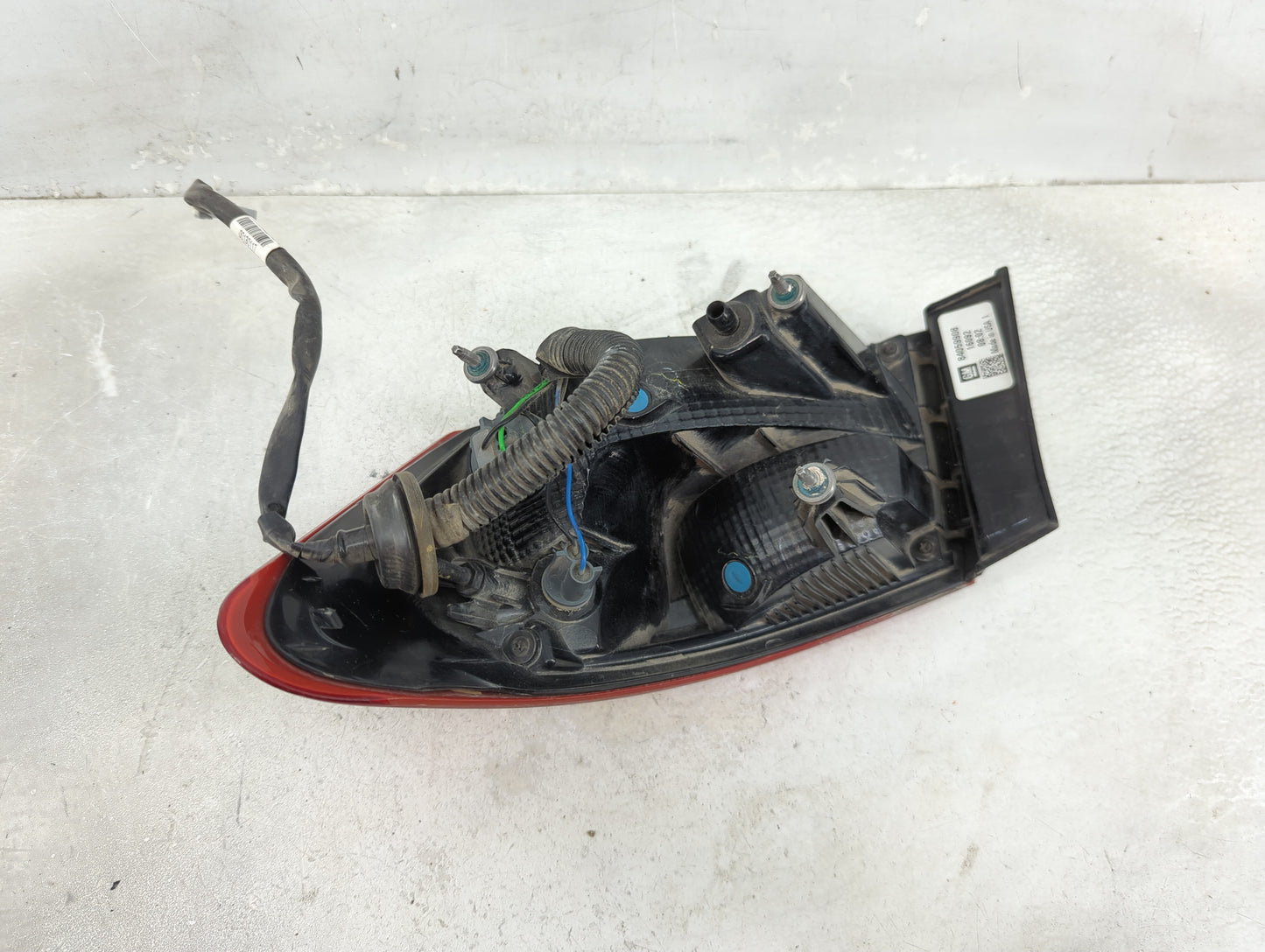 2016-2021 Chevrolet Malibu Tail Light Assembly Passenger Right OEM P/N:84059908 Fits Fits 2016 2017 2018 2019 2020 2021 OEM 