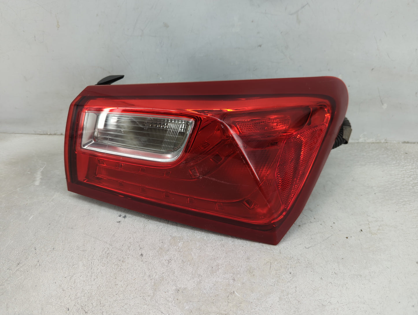 2016-2021 Chevrolet Malibu Tail Light Assembly Passenger Right OEM P/N:84059909 Fits Fits 2016 2017 2018 2019 2020 2021 OEM 