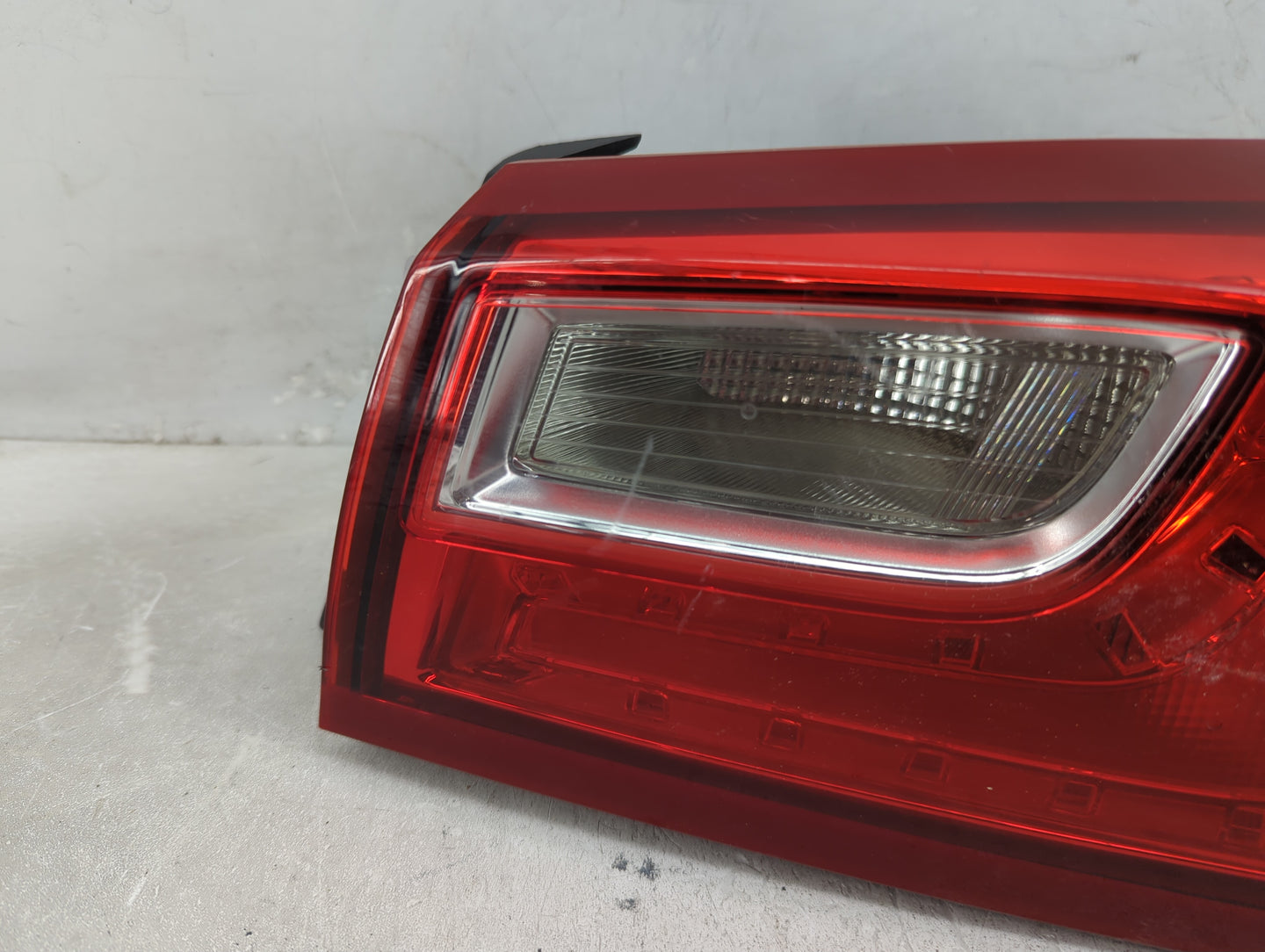 2016-2021 Chevrolet Malibu Tail Light Assembly Passenger Right OEM P/N:84059909 Fits Fits 2016 2017 2018 2019 2020 2021 OEM 