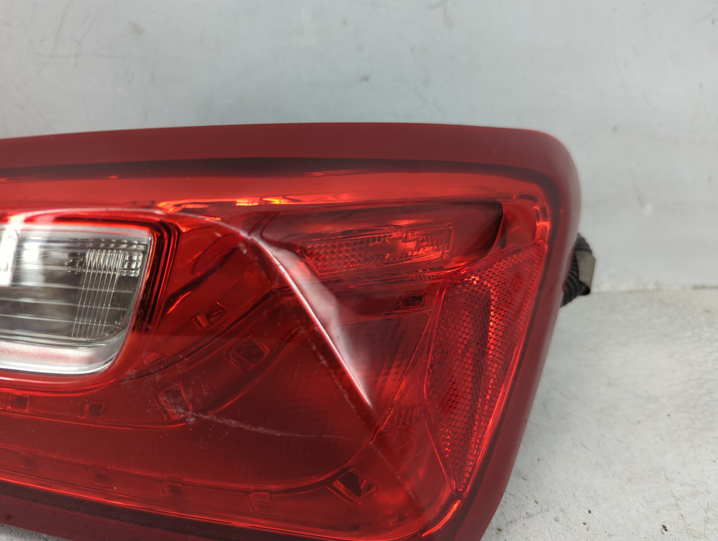 2016-2021 Chevrolet Malibu Tail Light Assembly Passenger Right OEM P/N:84059909 Fits Fits 2016 2017 2018 2019 2020 2021 OEM 