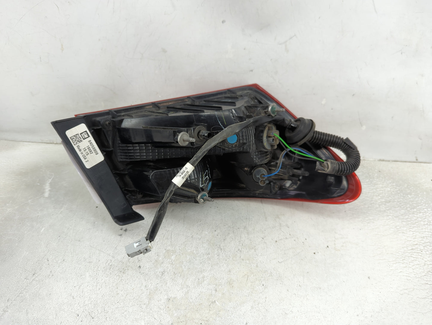 2016-2021 Chevrolet Malibu Tail Light Assembly Passenger Right OEM P/N:84059909 Fits Fits 2016 2017 2018 2019 2020 2021 OEM 