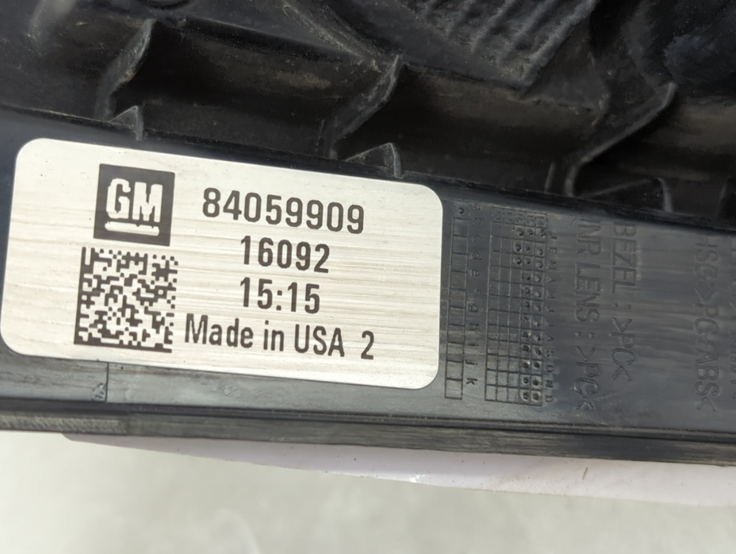 2016-2021 Chevrolet Malibu Tail Light Assembly Passenger Right OEM P/N:84059909 Fits Fits 2016 2017 2018 2019 2020 2021 OEM 