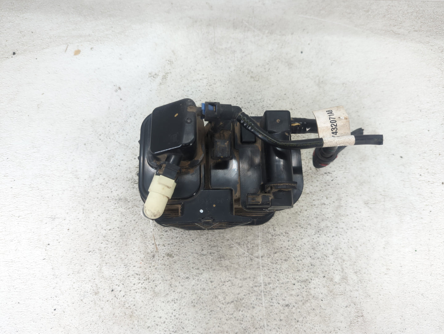2016 Chevrolet Malibu Fuel Vapor Charcoal Canister 1436861 - Oemusedautoparts1.com