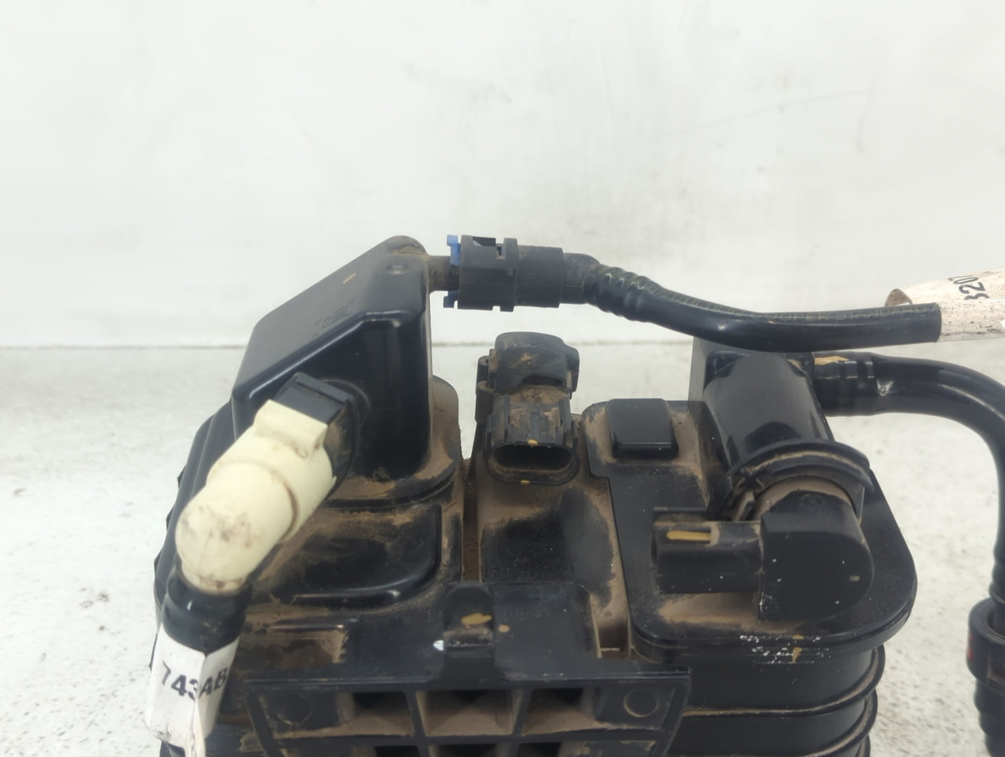2016 Chevrolet Malibu Fuel Vapor Charcoal Canister 1436861 - Oemusedautoparts1.com